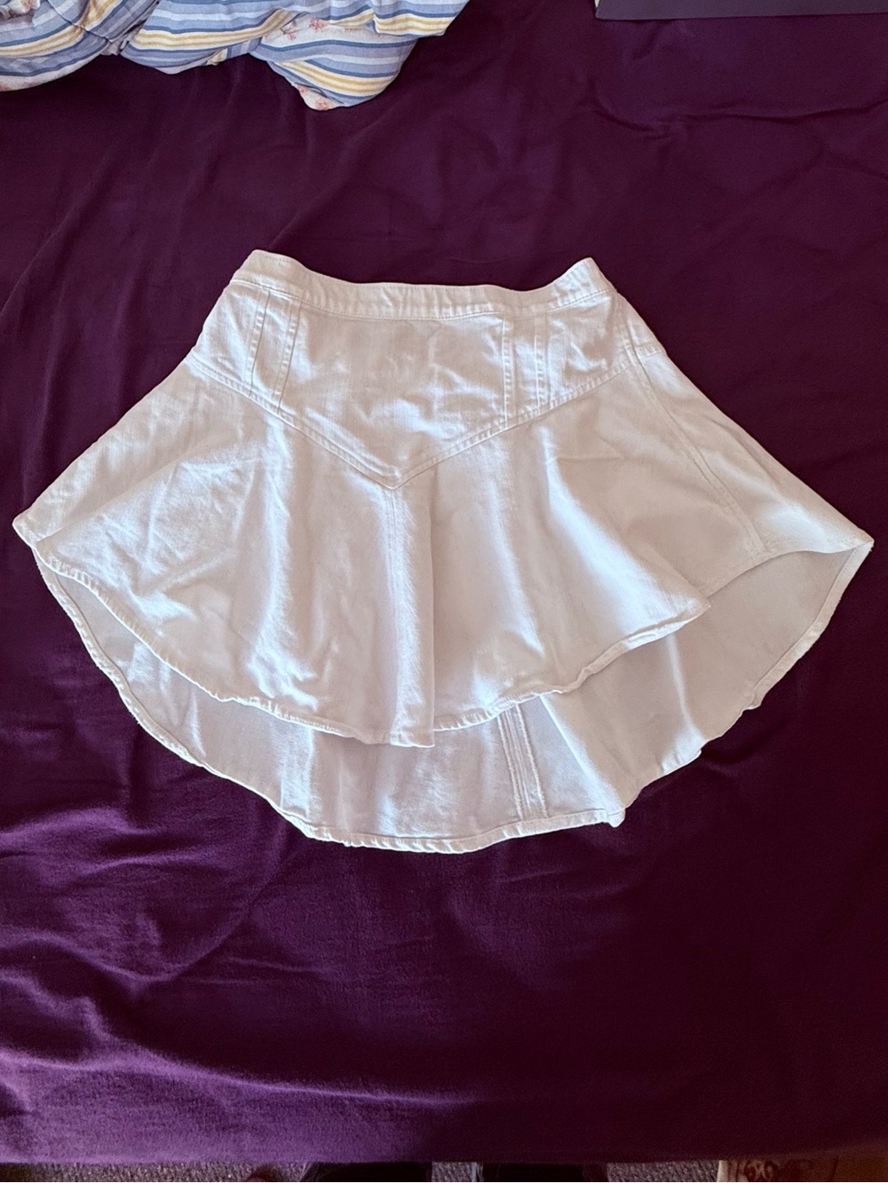 Aerie women’s white mini skirt in size M